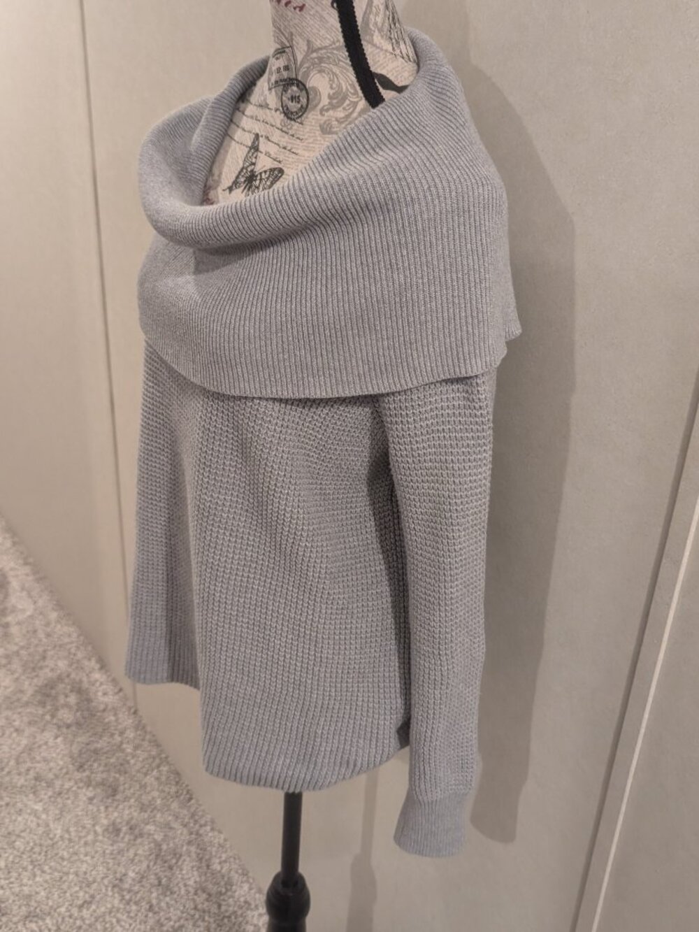 Michael Kors Grey Waffle Knit Cowl Off Shoulder Sweater M Cotton Blend Logo - Picture 2 of 9